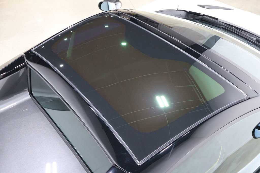 Used 2020 McLaren 720S Spider image 29