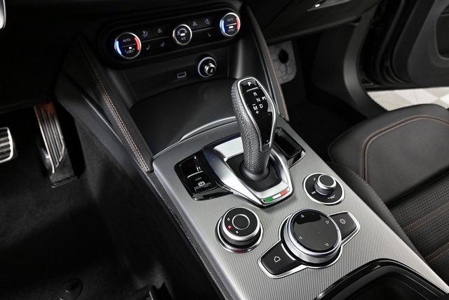 New 2025 Alfa Romeo Stelvio Sprint image 18