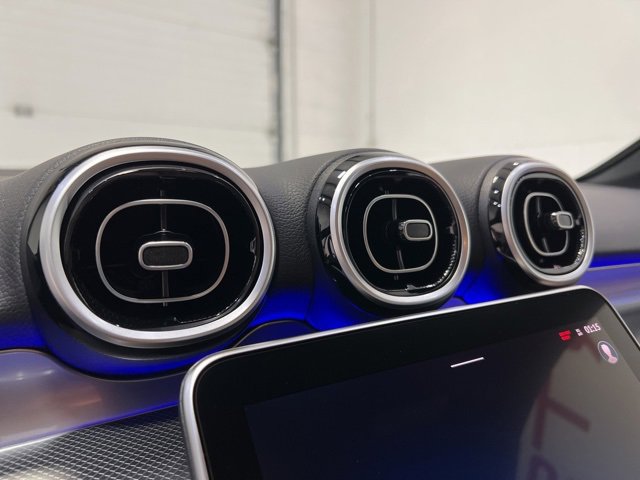 Used 2025 Mercedes-Benz C 300 4MATIC Sedan image 28