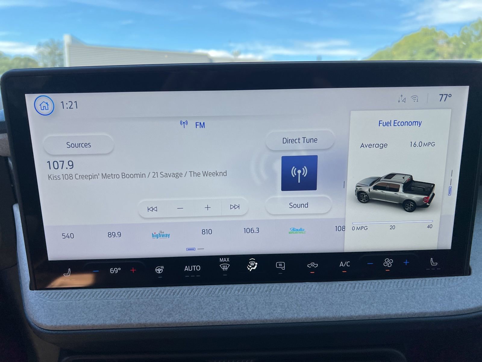 Used 2025 Ford Maverick XLT w/ XLT Luxury Package image 21