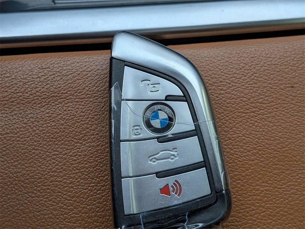 Used 2021 BMW X5 xDrive40i w/ Premium Package image 32