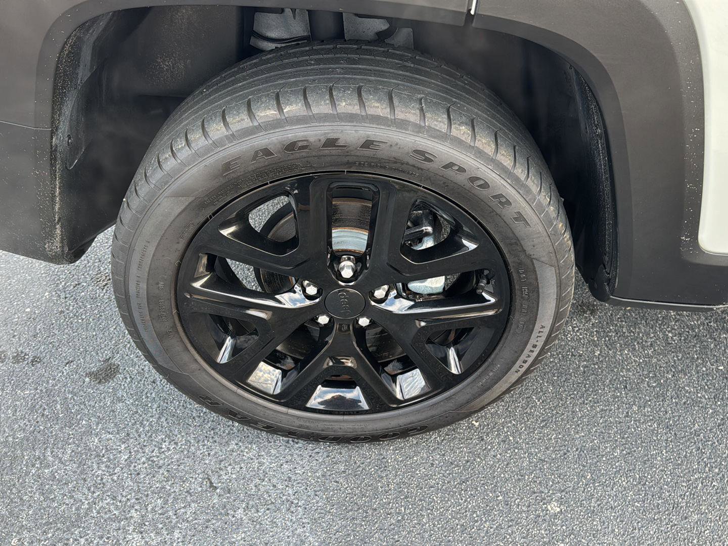 Used 2023 Jeep Renegade Altitude image 32