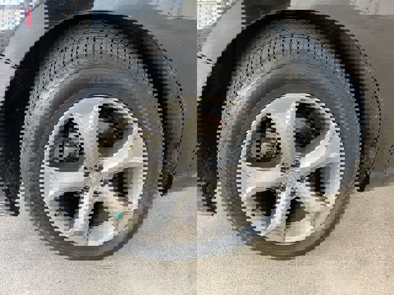 Used 2013 Toyota Venza Limited image 10