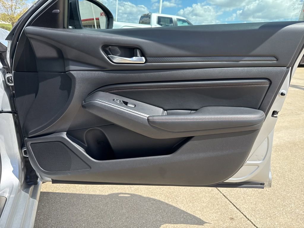 Used 2019 Nissan Altima 2.5 SR FWD image 21