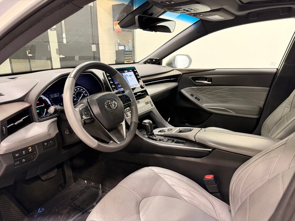 Used 2019 Toyota Avalon Limited w/ All Weather Liner Package FWD image 11