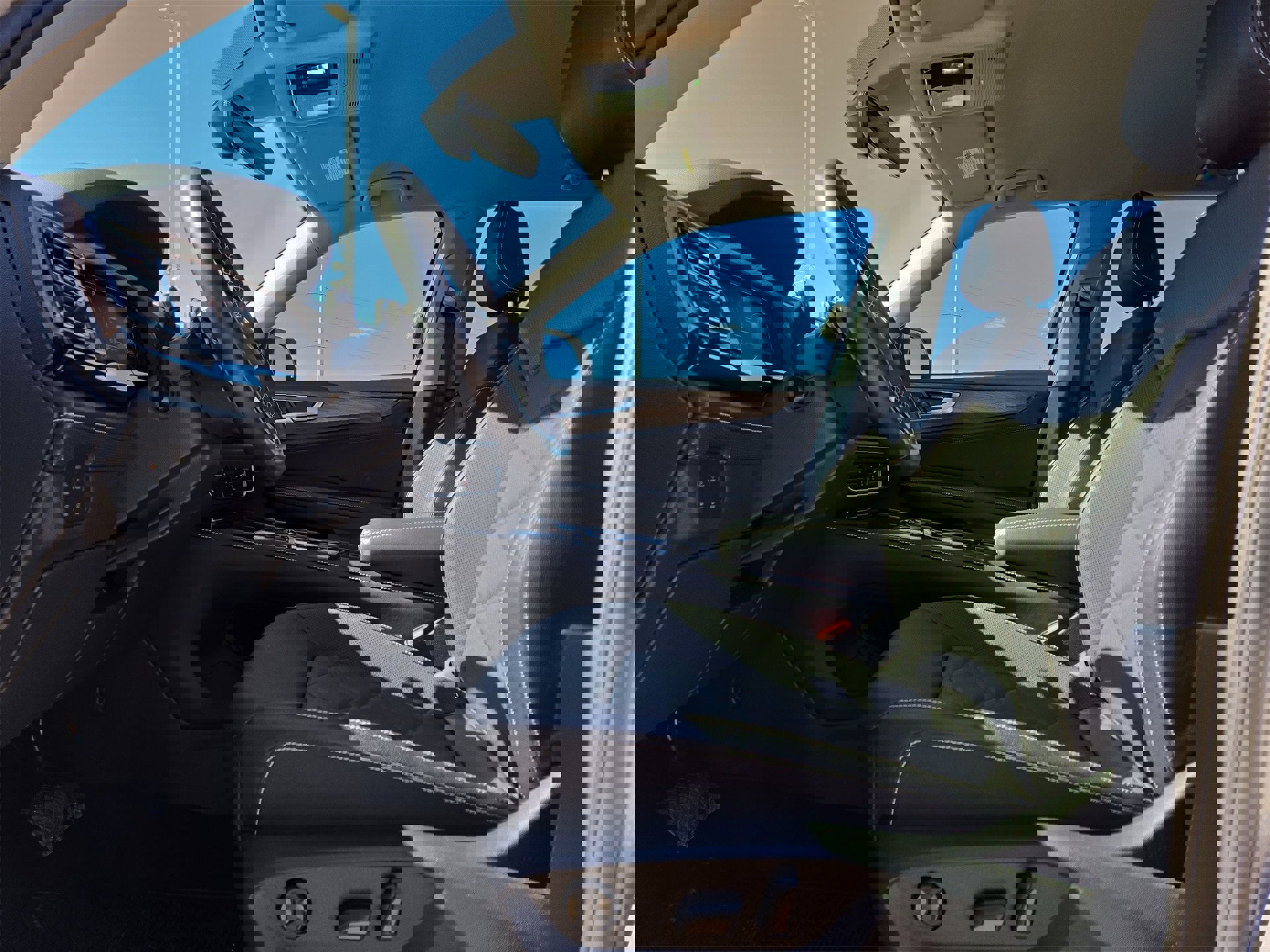 Used 2025 Volkswagen Atlas SE image 16