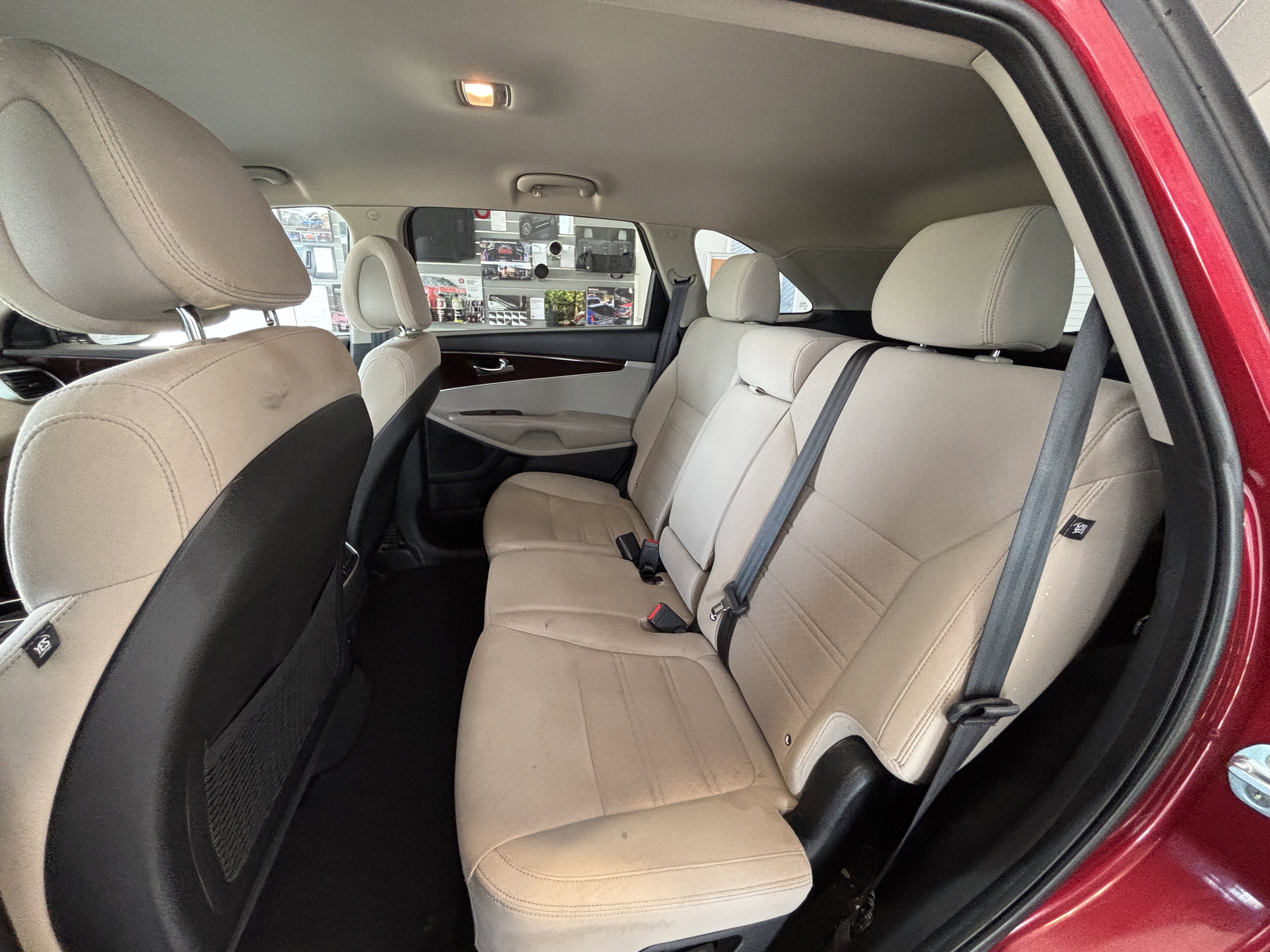 Used 2016 Kia Sorento FWD image 8