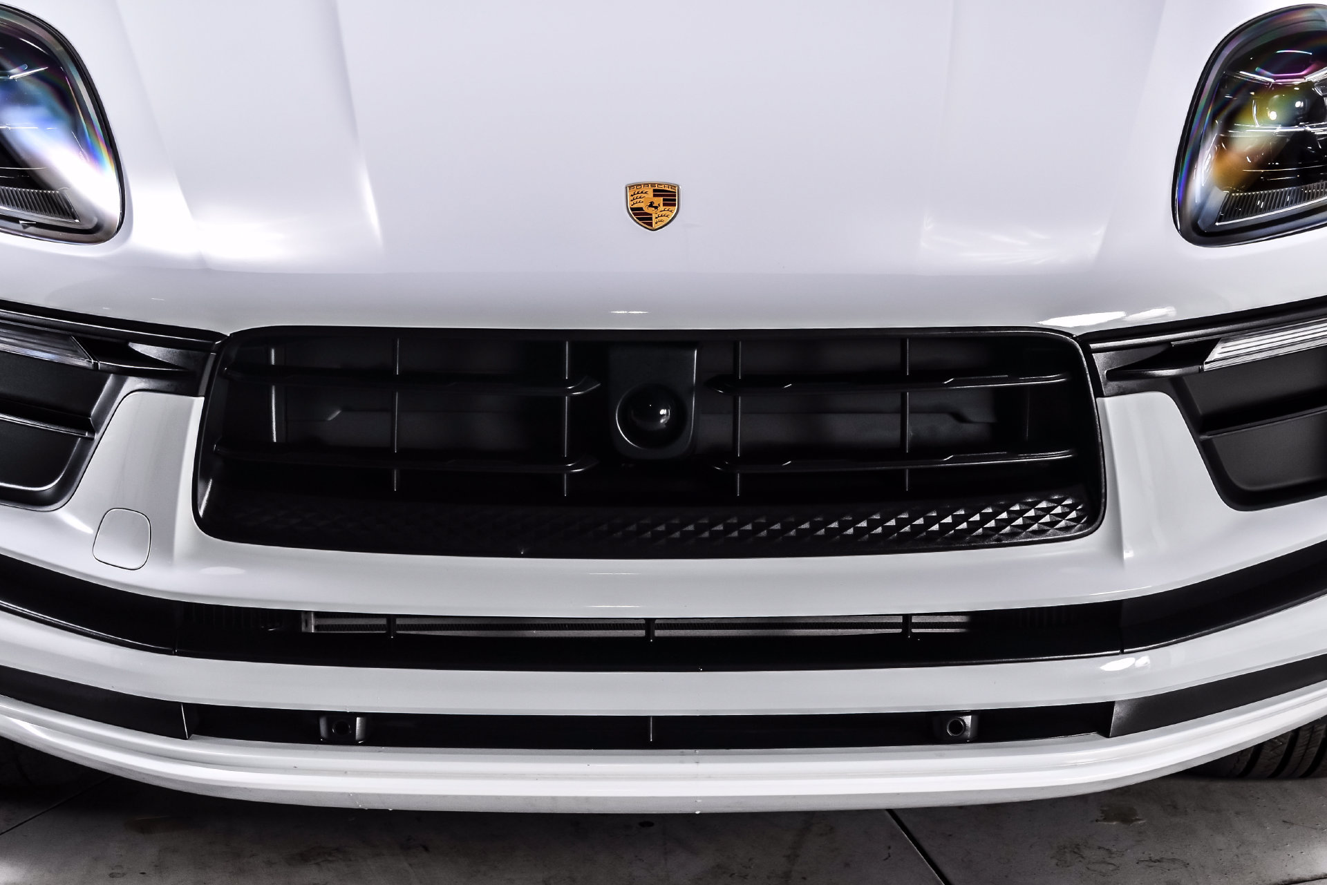 Used 2023 Porsche Macan AWD/4WD image 8