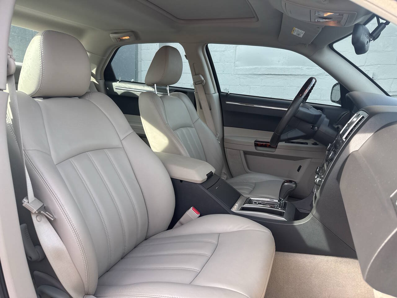 Used 2005 Chrysler 300 C RWD image 23