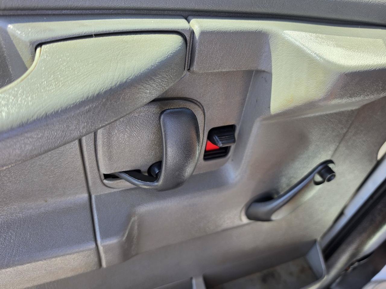 Used 2013 Chevrolet Express 2500 RWD image 15