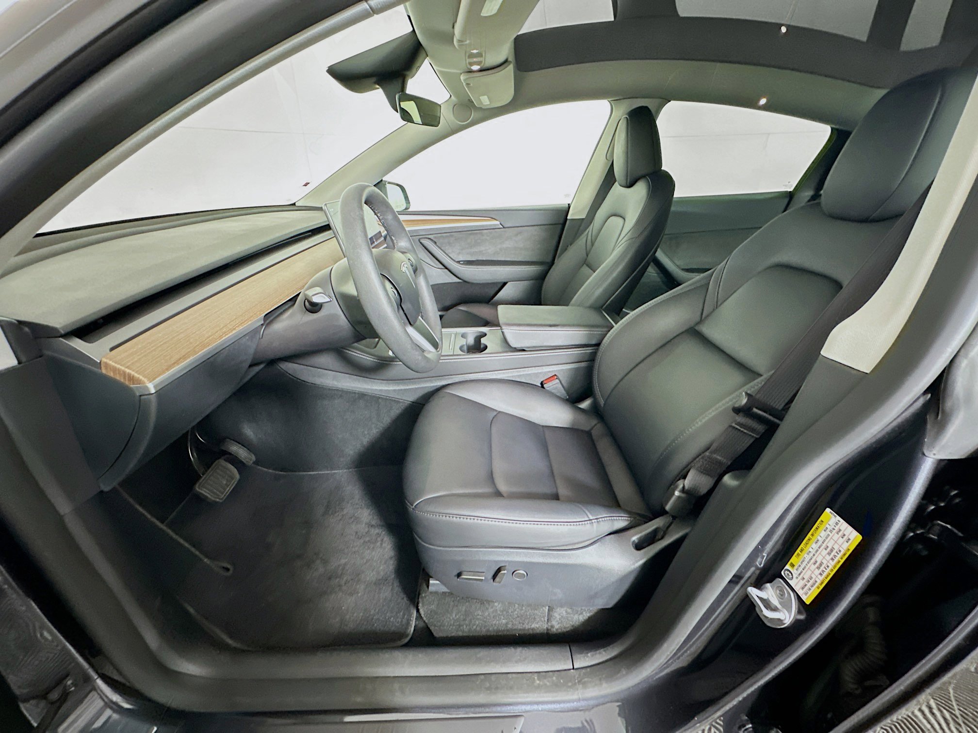 Used 2024 Tesla Model Y Long Range image 13