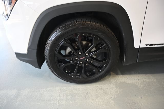 Used 2022 GMC Terrain SLE w/ Driver Convenience Package FWD image 31