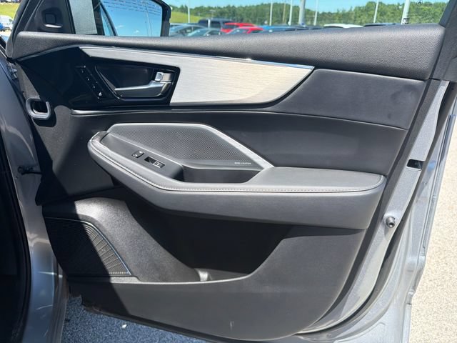 Used 2025 Acura MDX SH-AWD w/ Technology Package image 26
