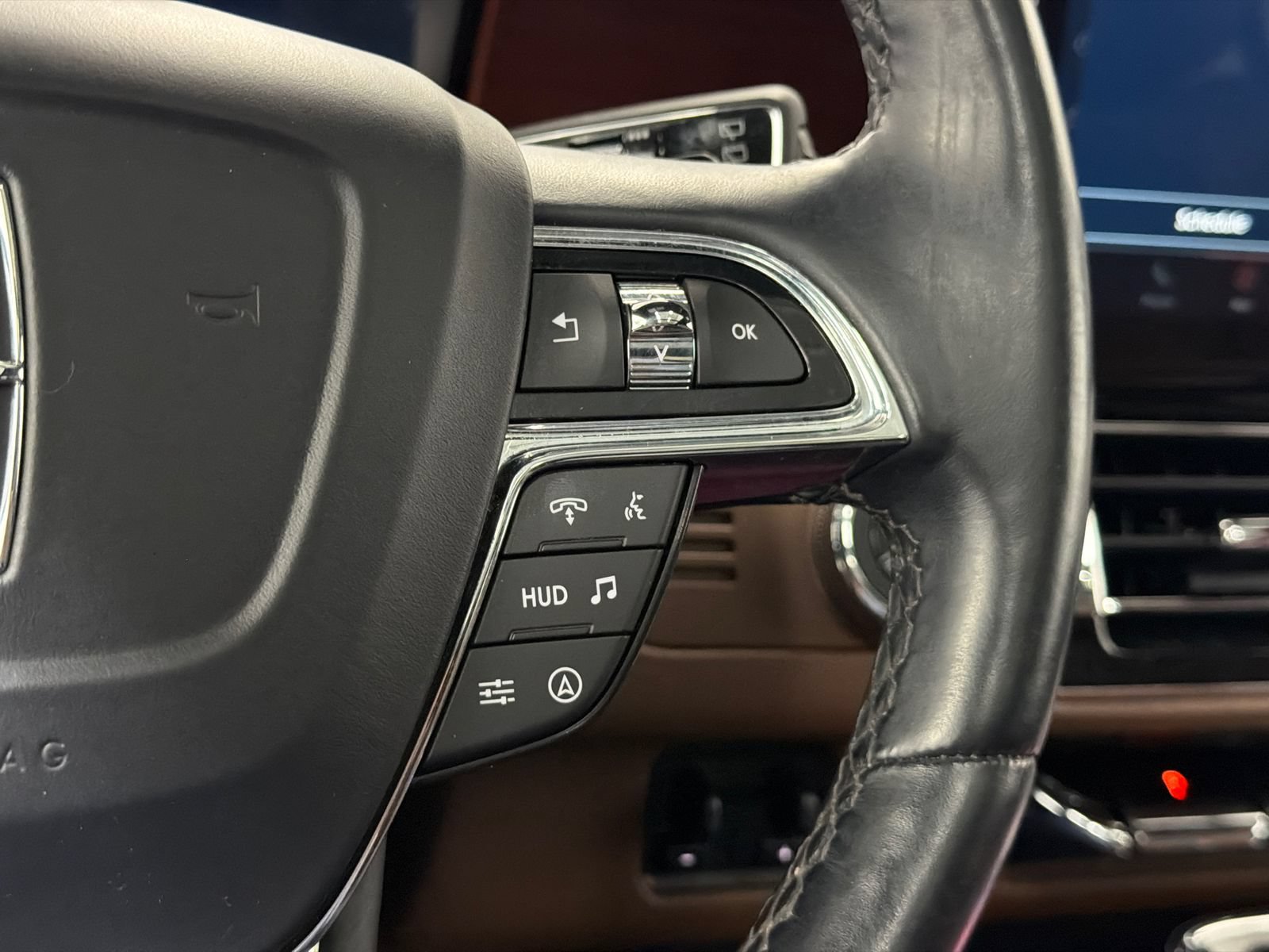 Certified 2023 Lincoln Navigator L Reserve AWD/4WD image 25