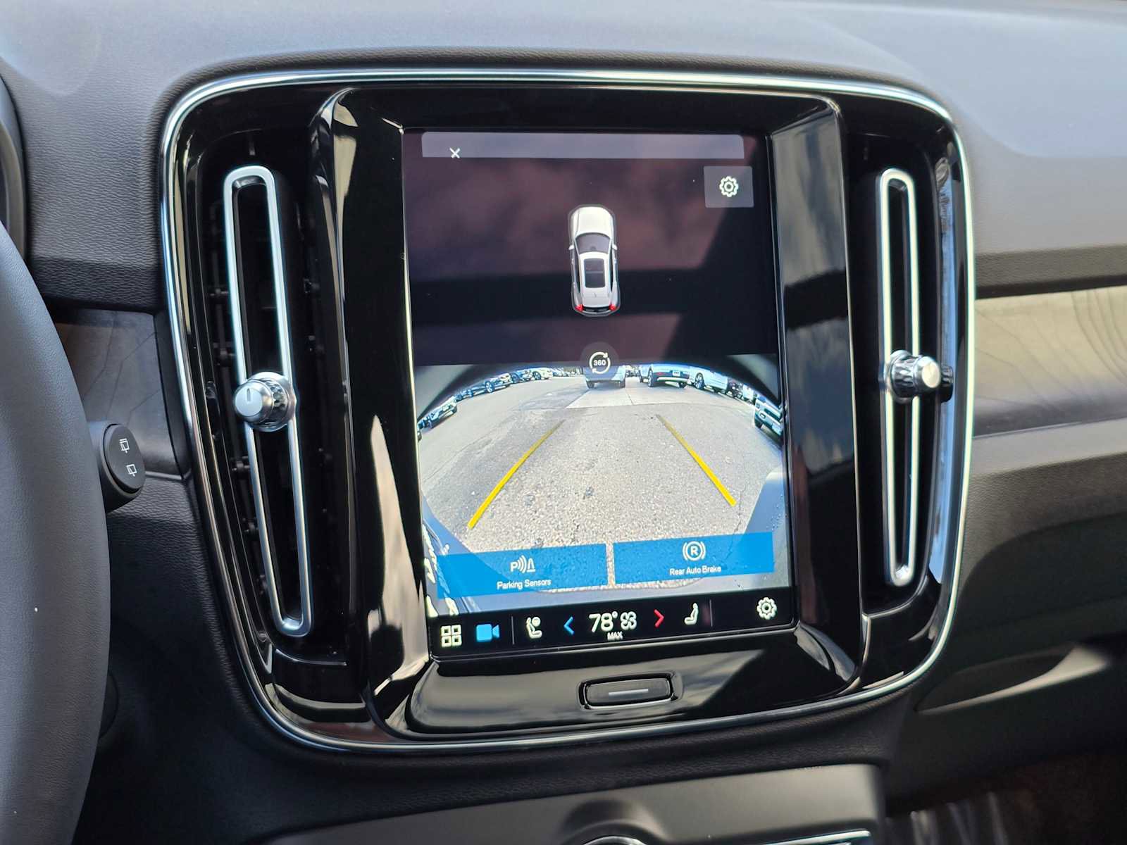 Used 2023 Volvo XC40 Recharge Ultimate w/ Protection Package Premier image 23