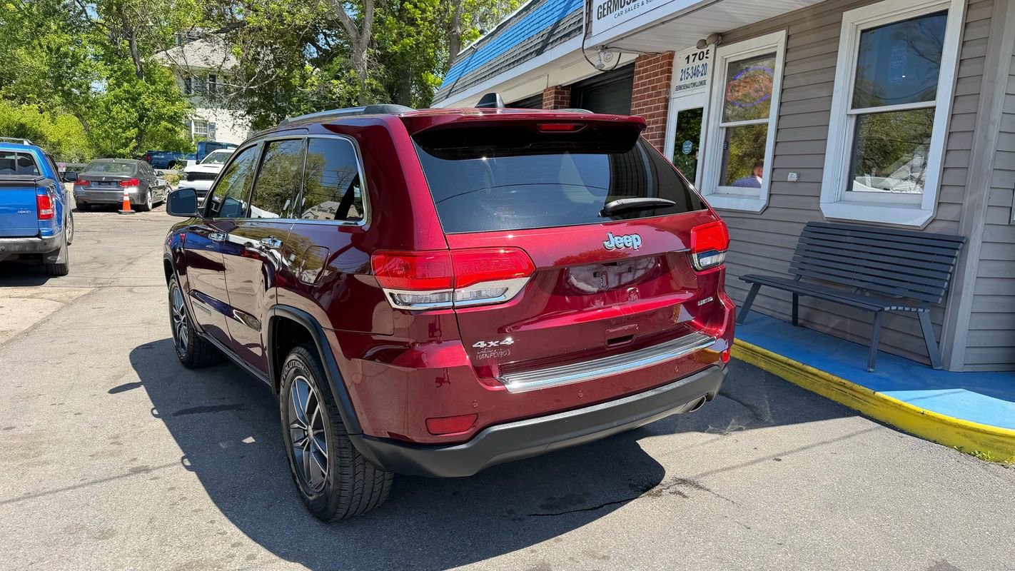 Used 2018 Jeep Grand Cherokee Limited AWD/4WD image 3