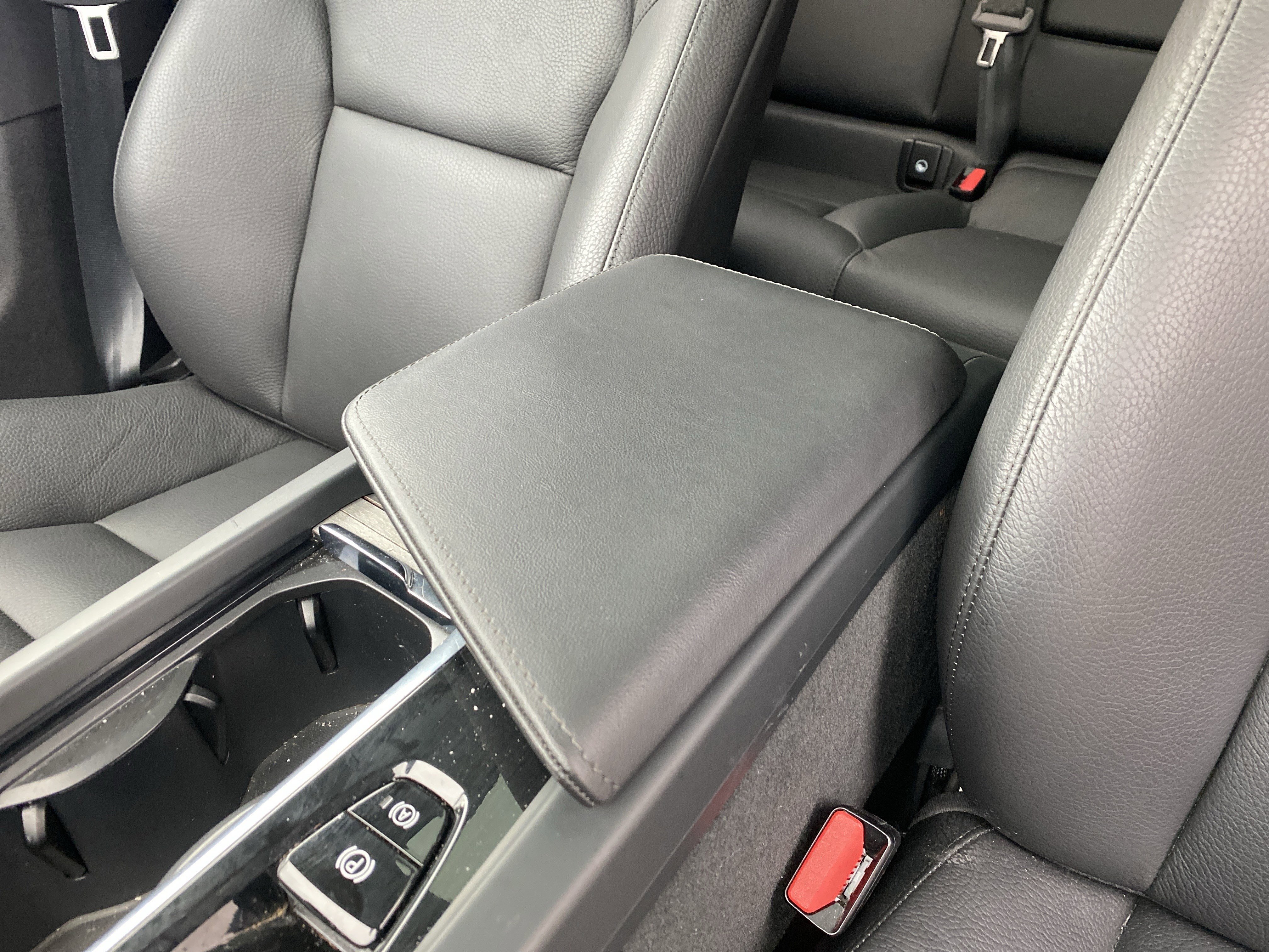 Used 2025 Volvo XC60 B5 Plus image 31