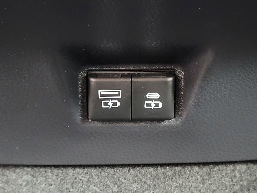 Used 2026 Toyota Camry SE FWD image 11