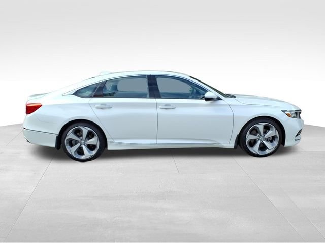 Used 2018 Honda Accord Touring image 14