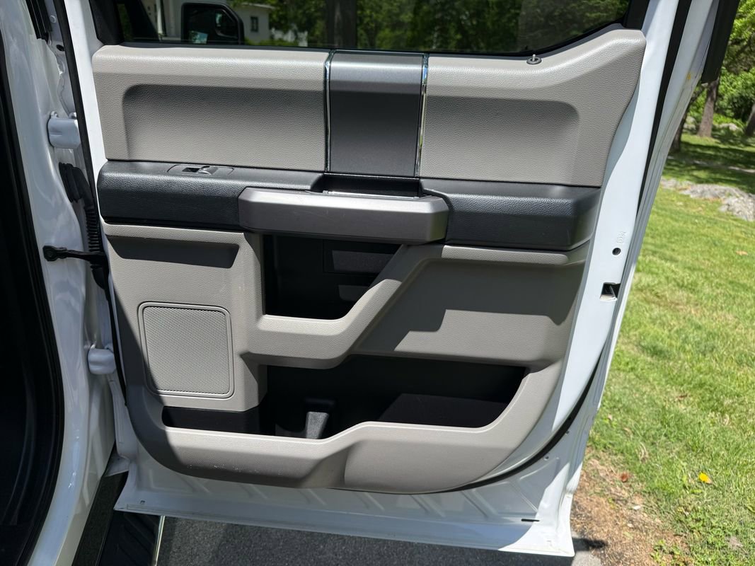 Used 2019 Ford F150 XLT w/ Equipment Group 302A Luxury AWD/4WD image 38