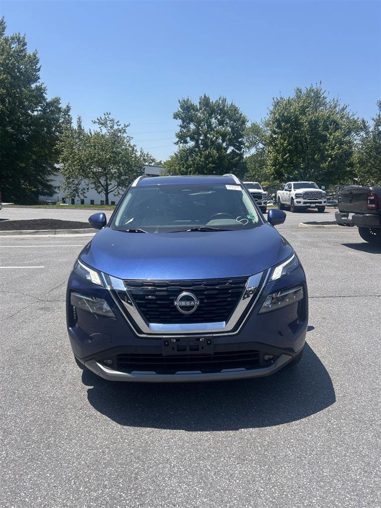 Used 2022 Nissan Rogue SL w/ SL Premium Package FWD image 2