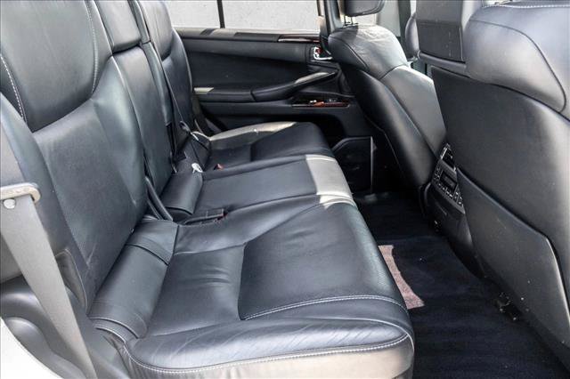 Used 2013 Lexus LX 570 4WD w/ Luxury Pkg image 25