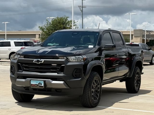 Used 2024 Chevrolet Colorado Trail Boss w/ Technology Package AWD/4WD image 8
