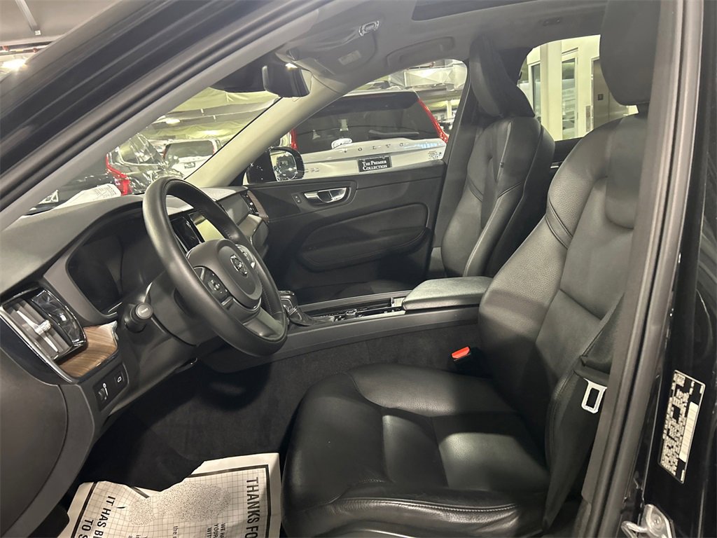 Certified 2021 Volvo XC60 T5 Momentum w/ Premium Package image 10