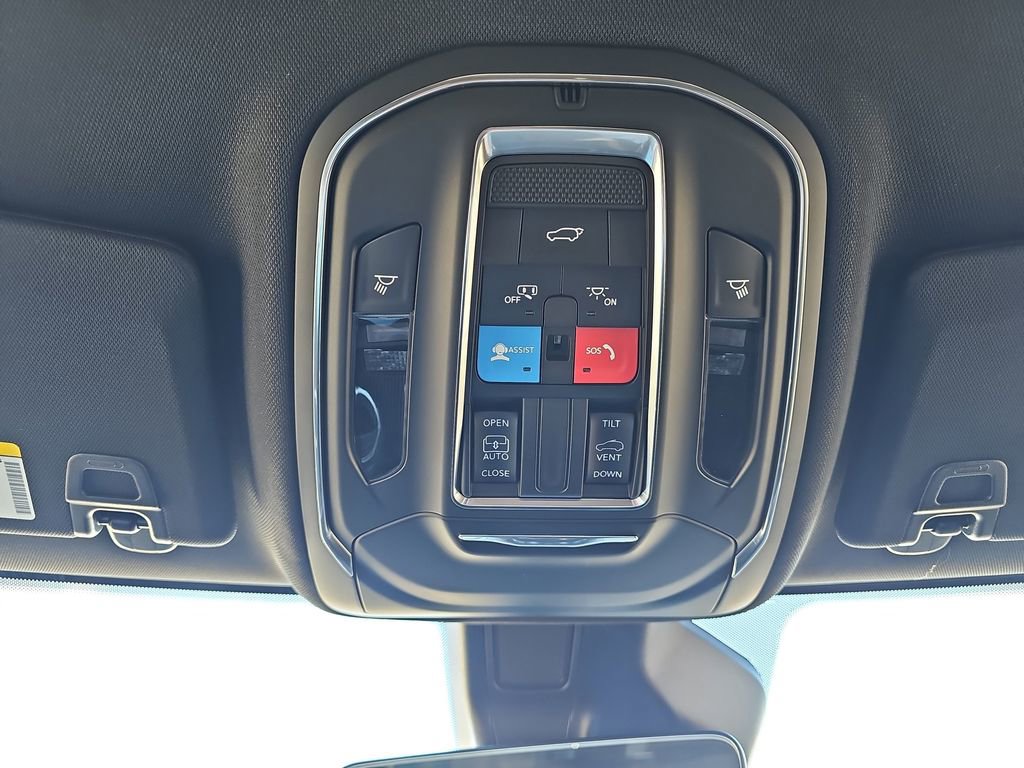 New 2025 Jeep Grand Cherokee Altitude image 22