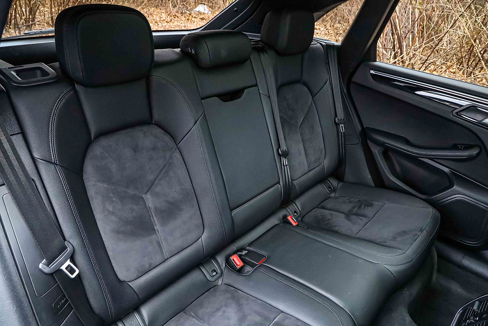 Used 2021 Porsche Macan image 25