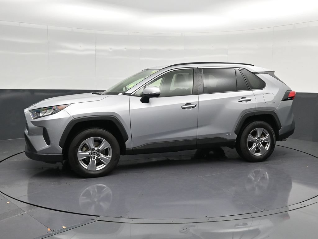 Used 2022 Toyota RAV4 LE AWD/4WD image 8