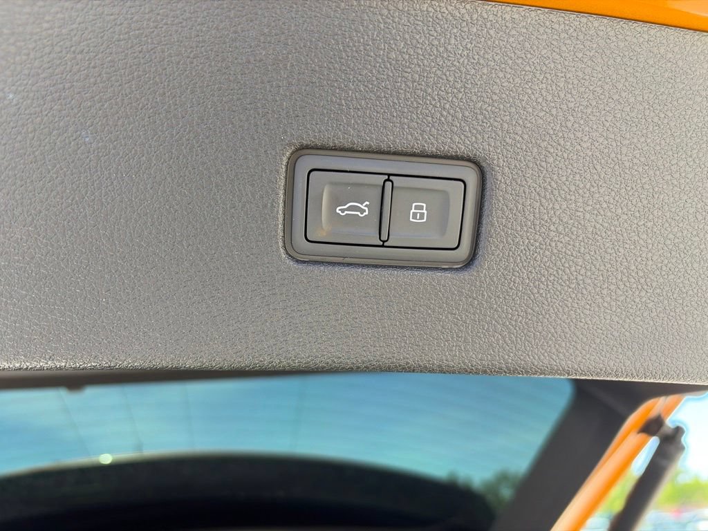 Used 2022 Audi Q8 Prestige w/ Prestige Package AWD/4WD image 38