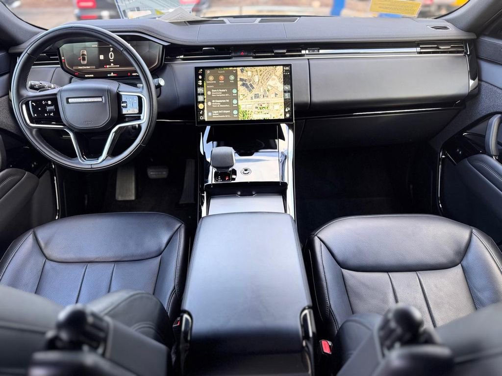 Used 2025 Land Rover Range Rover Sport SE image 18