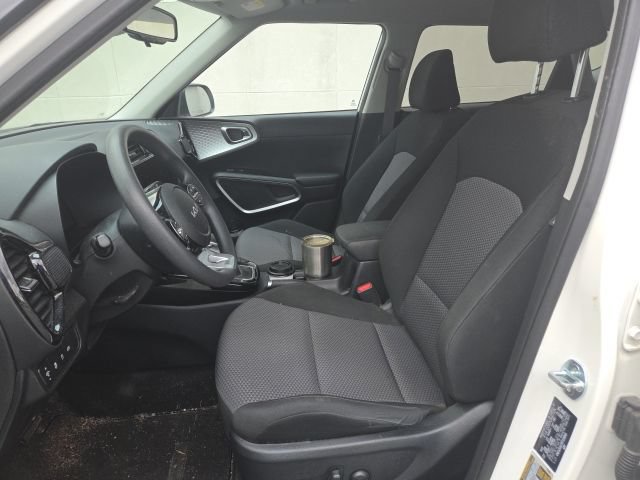 Used 2024 Kia Soul S FWD image 11