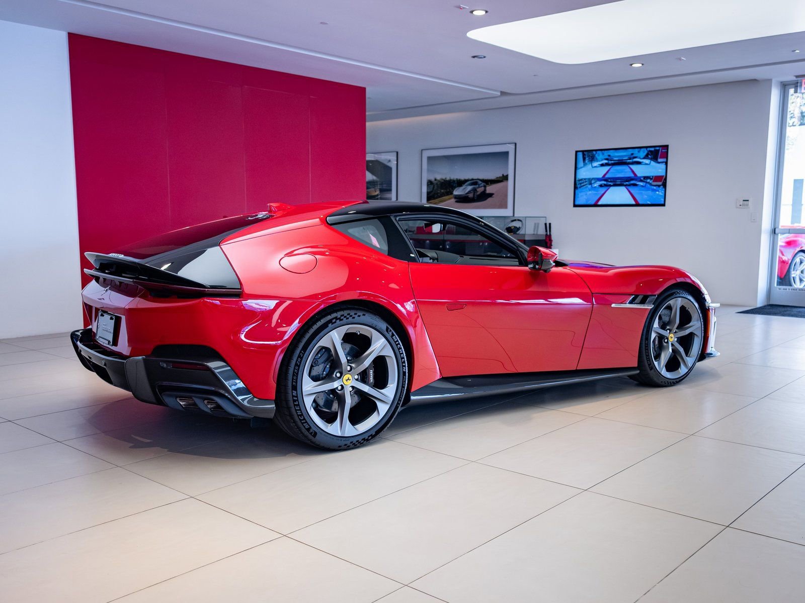 Certified 2025 Ferrari 12Cilindri image 6