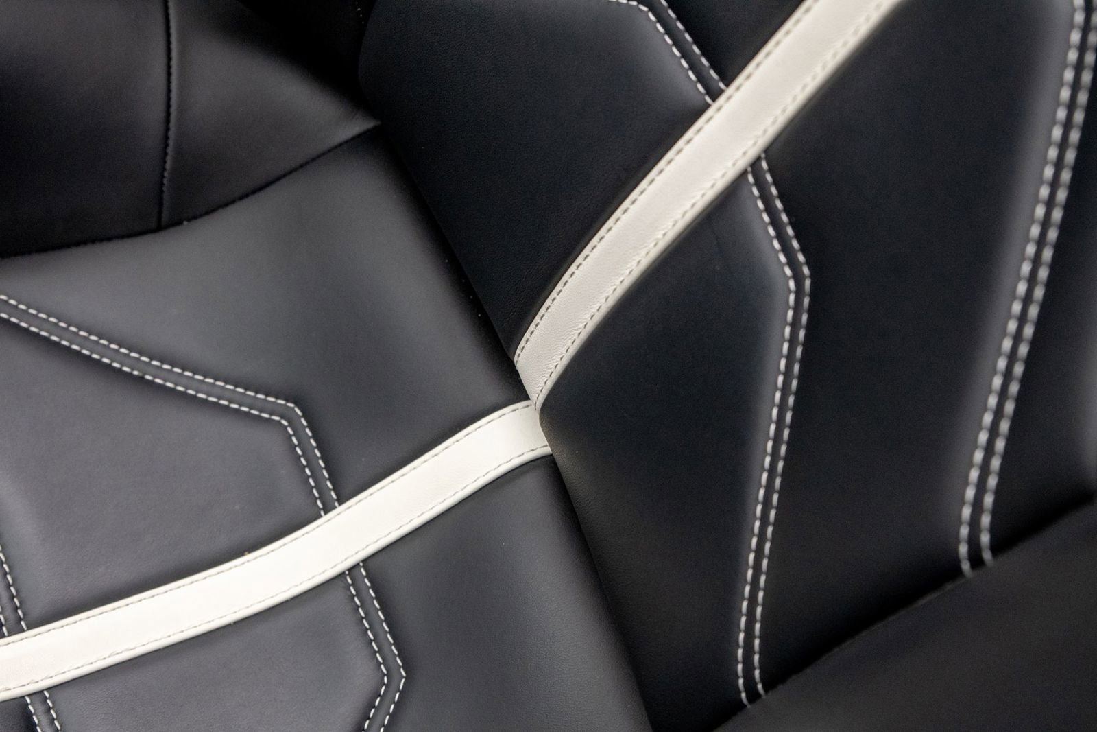 Used 2017 Ferrari 488 Spider image 25