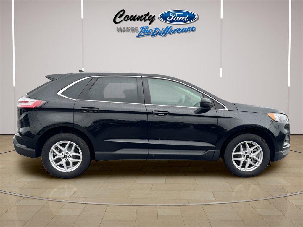 Used 2023 Ford Edge SEL image 16