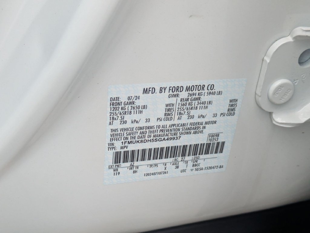 Used 2025 Ford Explorer Active AWD/4WD image 43