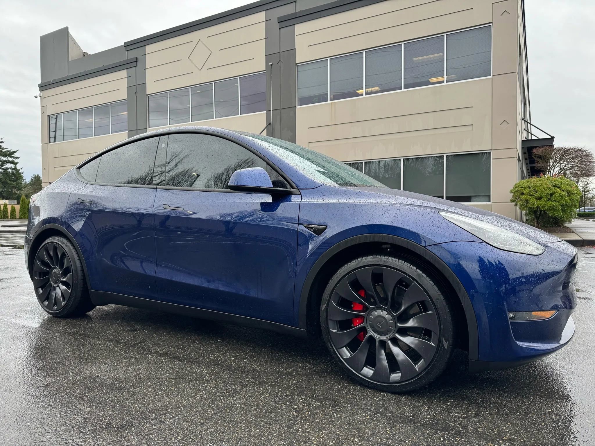 Used 2022 Tesla Model Y Performance image 1