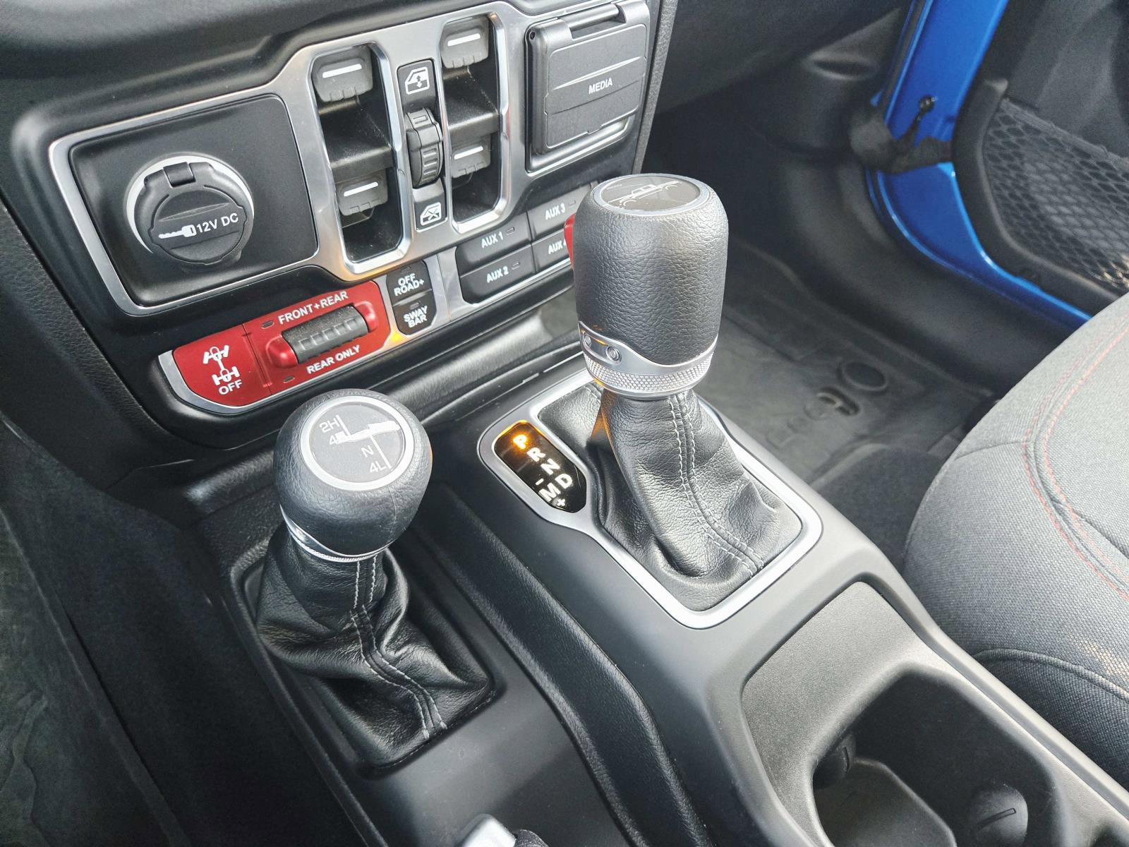 Used 2024 Jeep Gladiator Rubicon w/ Technology Group image 36