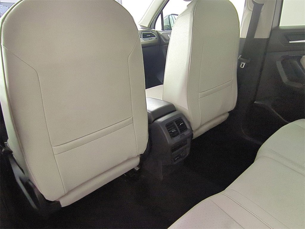 Used 2019 Volkswagen Tiguan SE w/ Panoramic Sunroof Package image 21