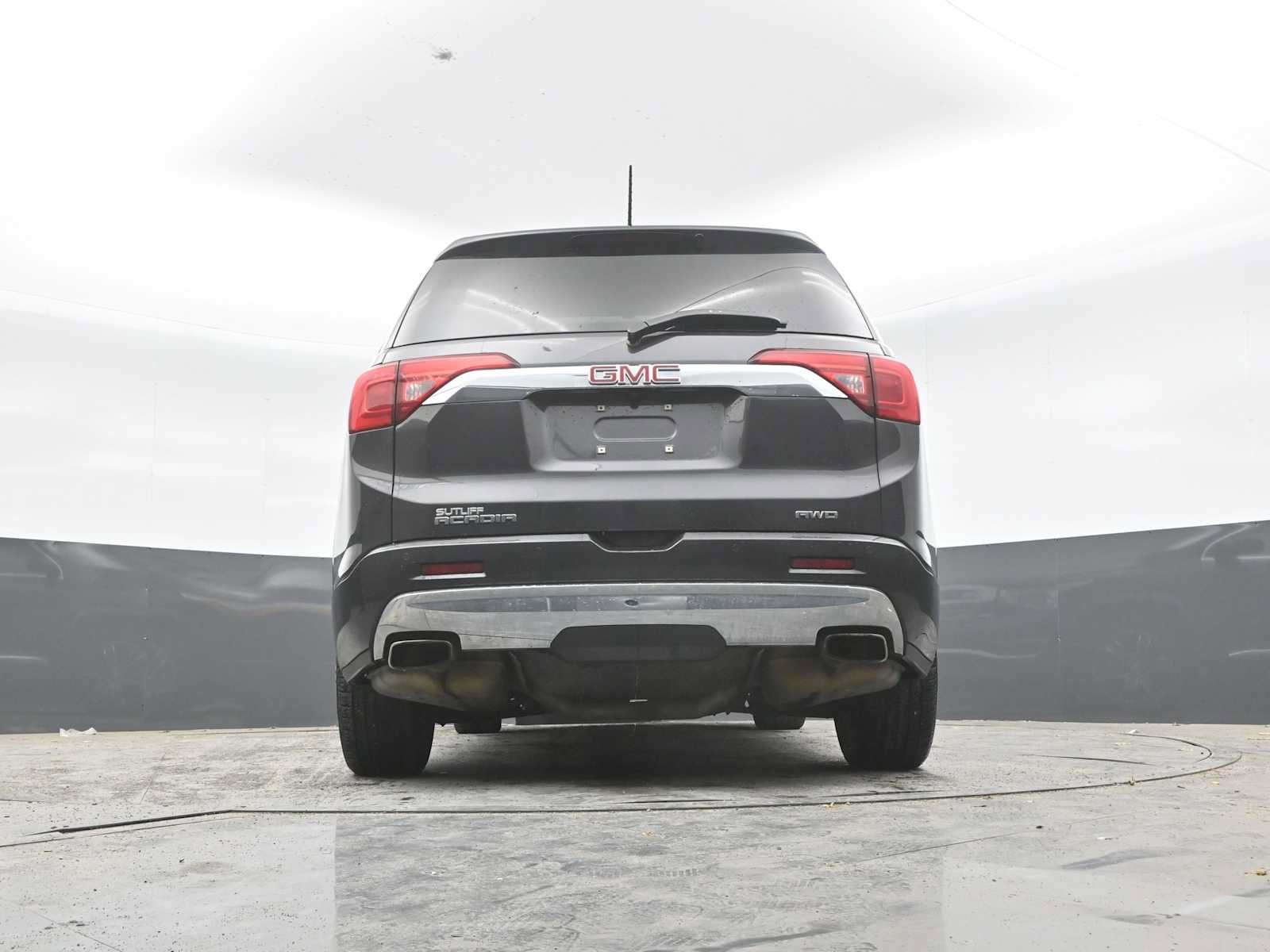 Used 2017 GMC Acadia Denali w/ Technology Package AWD/4WD image 32