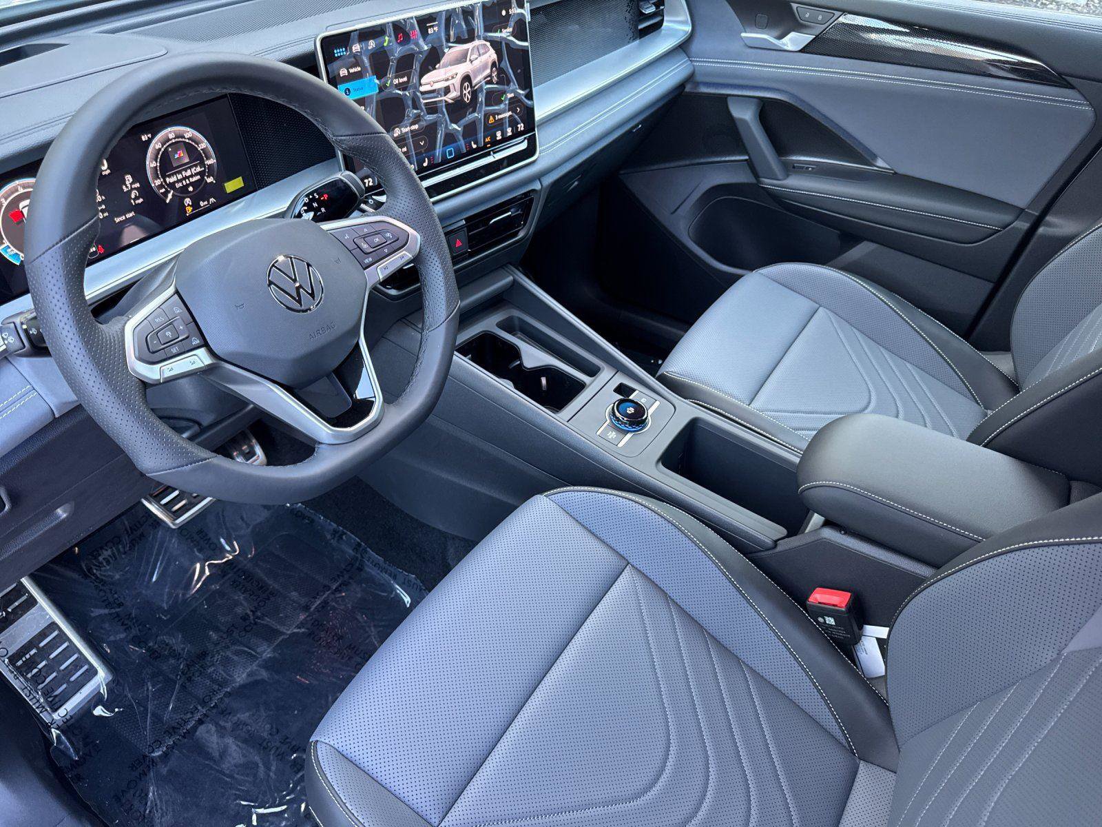New 2026 Volkswagen Tiguan SE R-Line AWD/4WD image 9