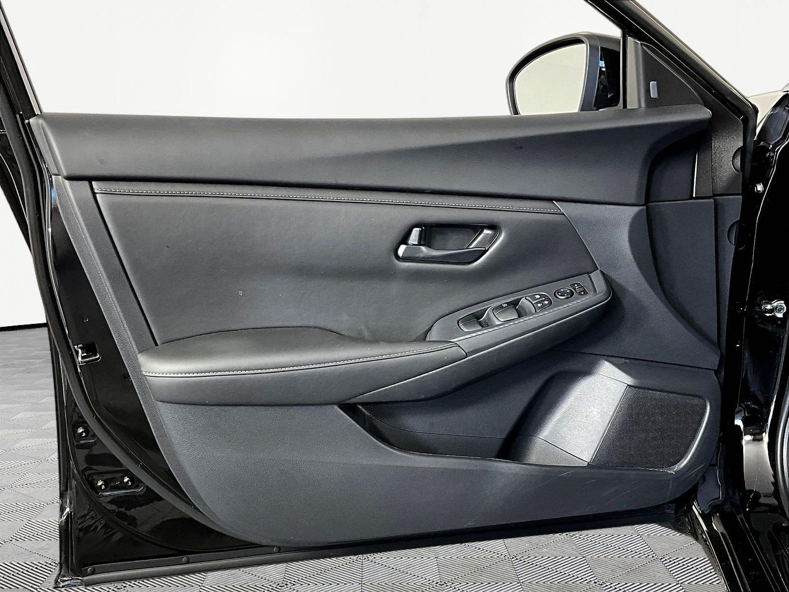 Certified 2025 Nissan Sentra S FWD image 18