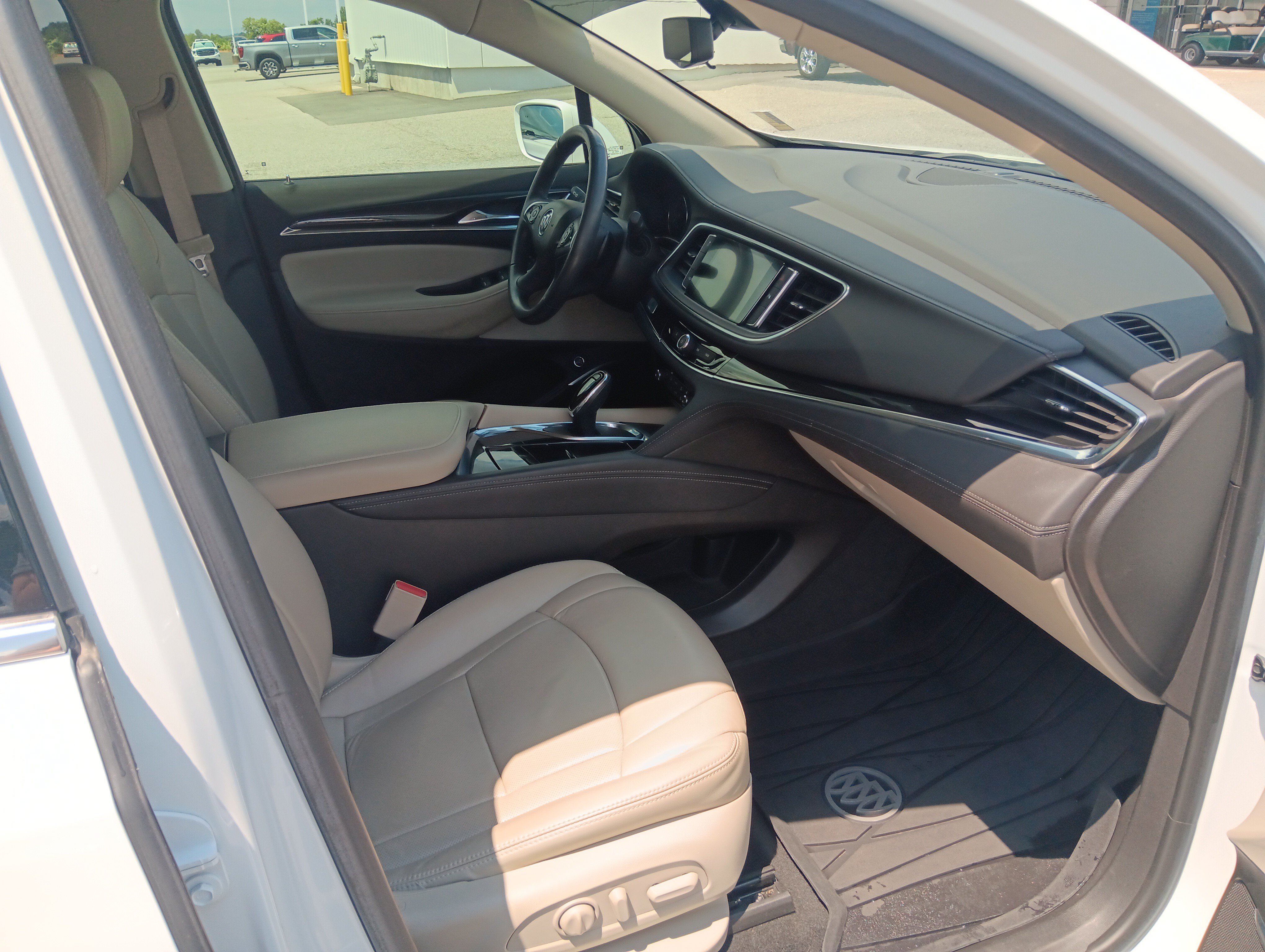 Used 2018 Buick Enclave Essence w/ Trailering Package FWD image 21