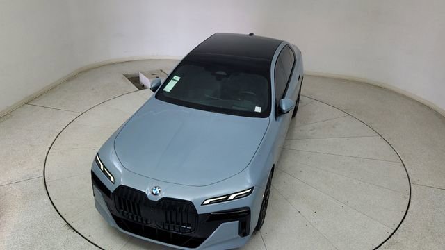 Used 2024 BMW 740i xDrive w/ Premium Package image 83