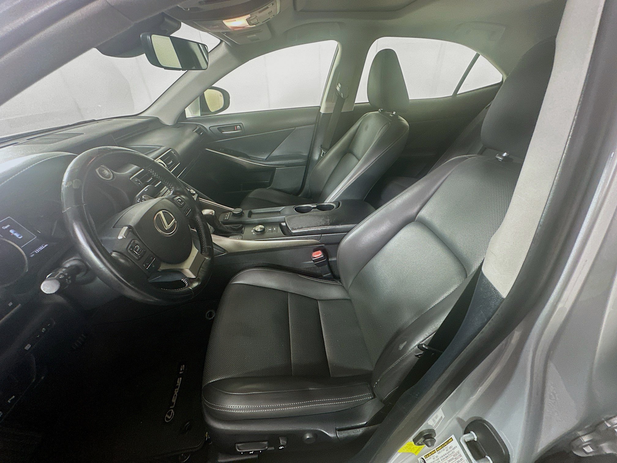 Used 2017 Lexus IS 200t w/ Premium Package RWD image 13