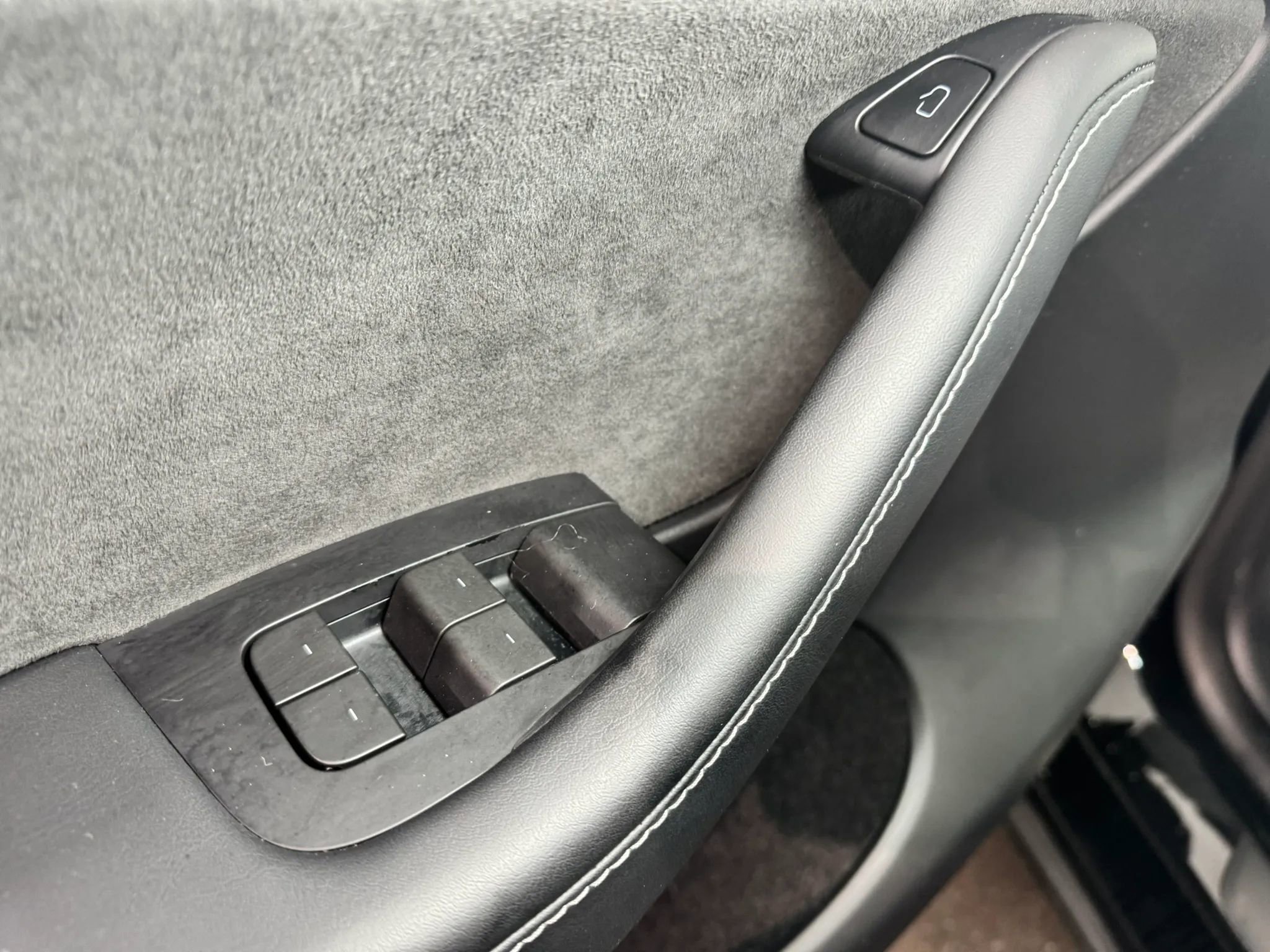 Used 2023 Tesla Model Y Long Range AWD/4WD image 24