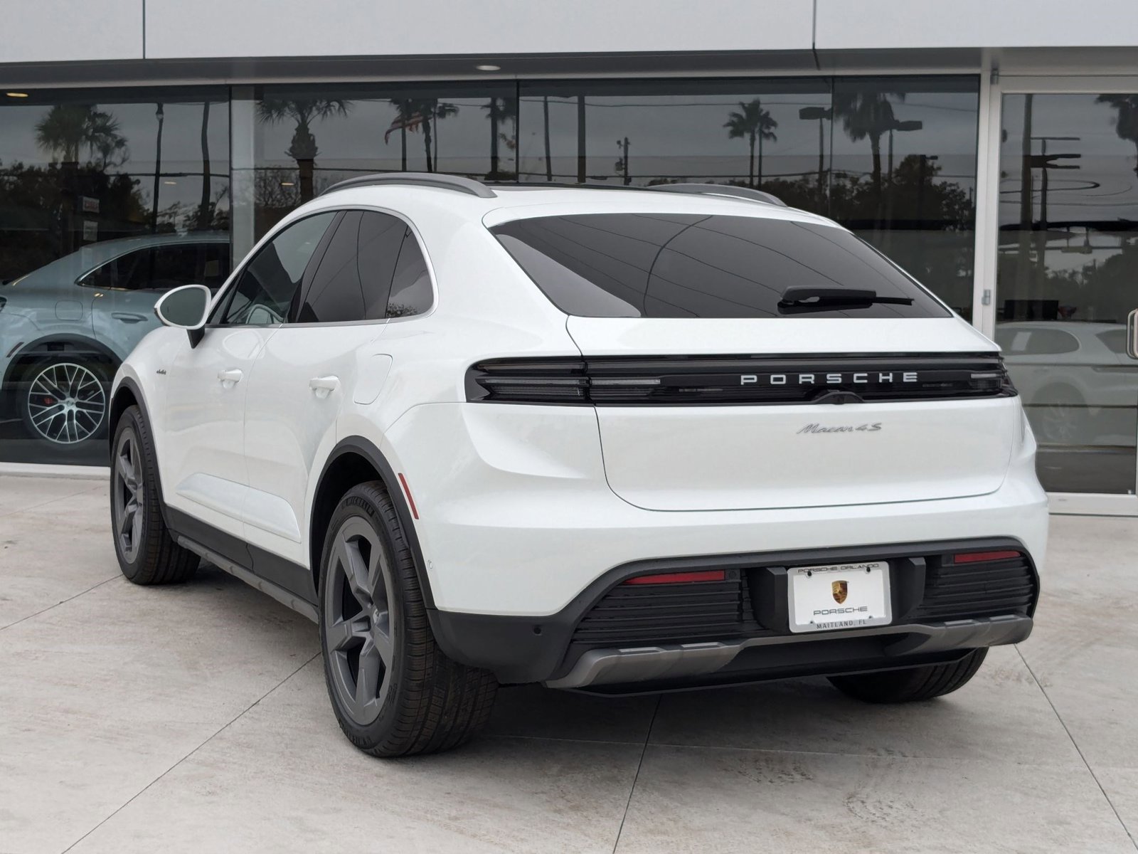 New 2025 Porsche Macan 4S Electric image 3