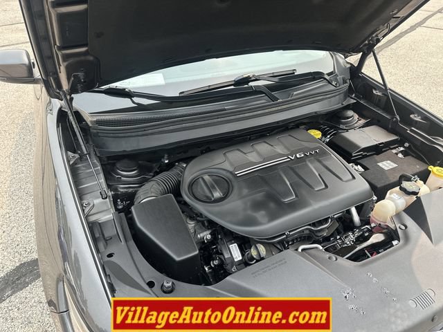 Used 2020 Jeep Cherokee Latitude Plus AWD/4WD image 39